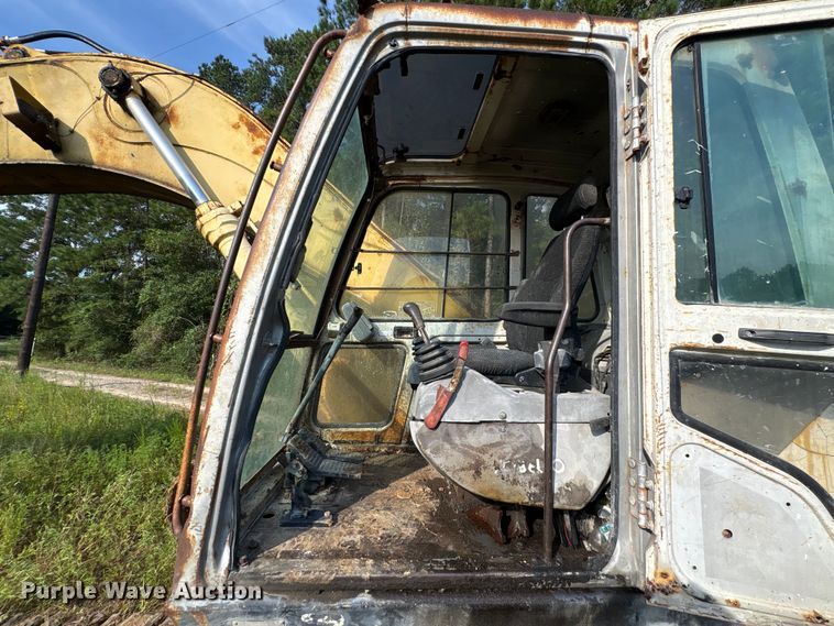 image for item EA7326 1996 Kobelco SK270LC Mark IV excavator