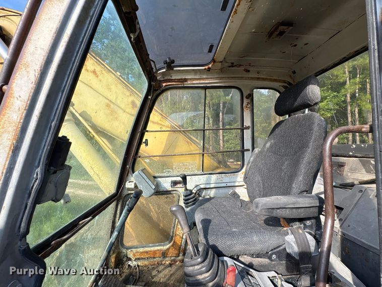 image for item EA7326 1996 Kobelco SK270LC Mark IV excavator