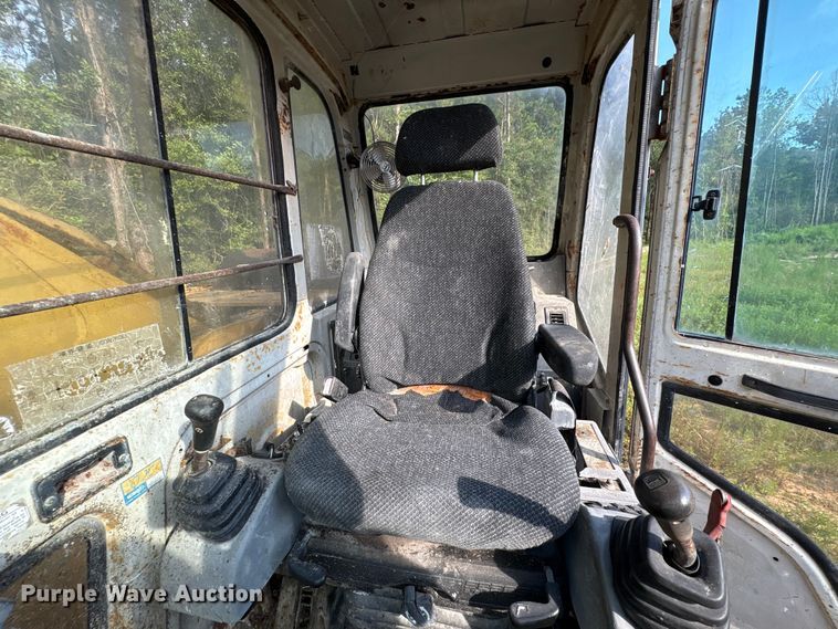 image for item EA7326 1996 Kobelco SK270LC Mark IV excavator