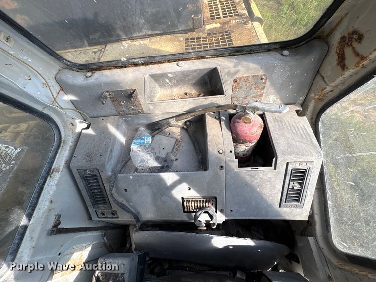 image for item EA7326 1996 Kobelco SK270LC Mark IV excavator