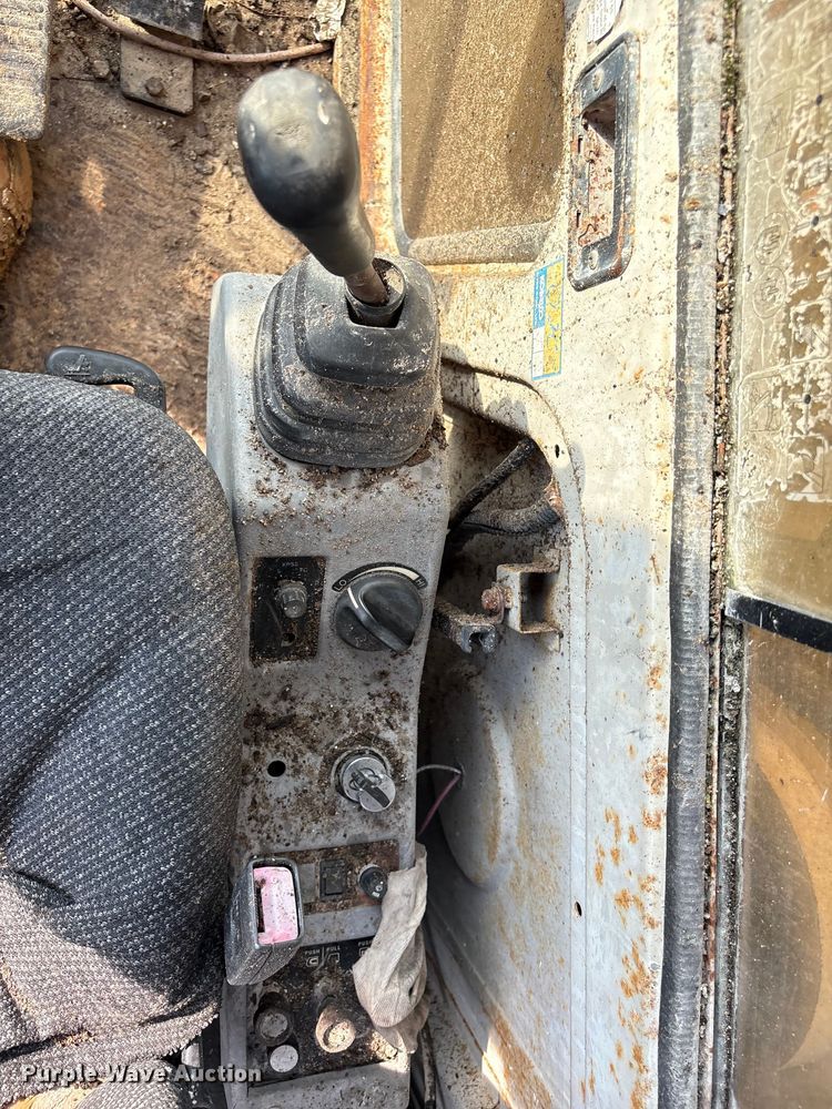 image for item EA7326 1996 Kobelco SK270LC Mark IV excavator