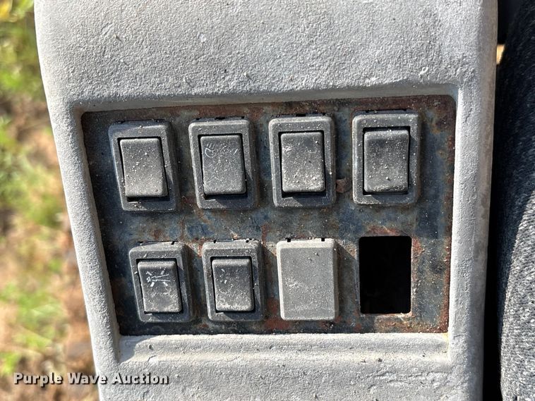 image for item EA7326 1996 Kobelco SK270LC Mark IV excavator