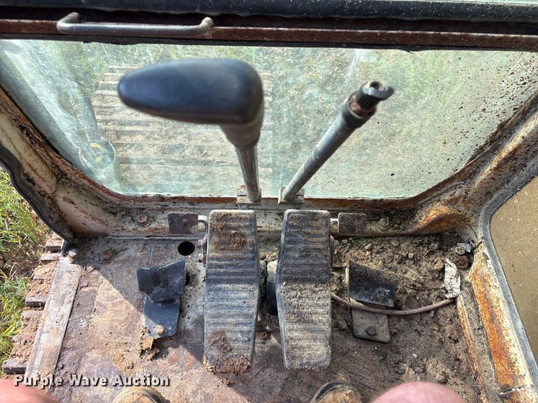 image for item EA7326 1996 Kobelco SK270LC Mark IV excavator