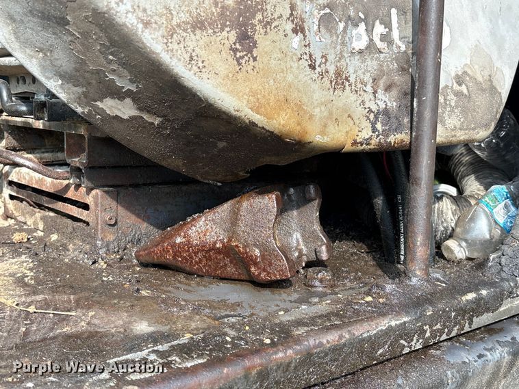 image for item EA7326 1996 Kobelco SK270LC Mark IV excavator