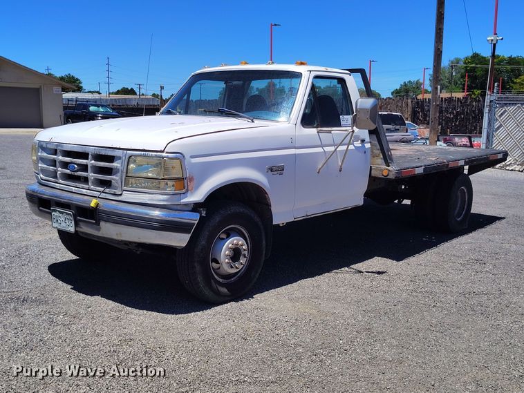 image for item ED0164 1997 Ford F450 Super Duty flatbed truck