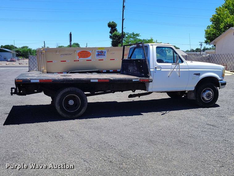 image for item ED0164 1997 Ford F450 Super Duty flatbed truck