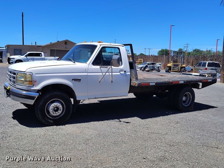 image for item ED0164 1997 Ford F450 Super Duty flatbed truck