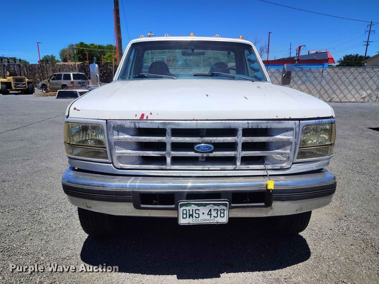 image for item ED0164 1997 Ford F450 Super Duty flatbed truck