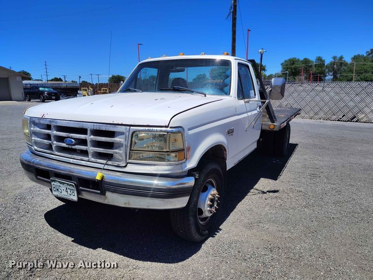 image for item ED0164 1997 Ford F450 Super Duty flatbed truck