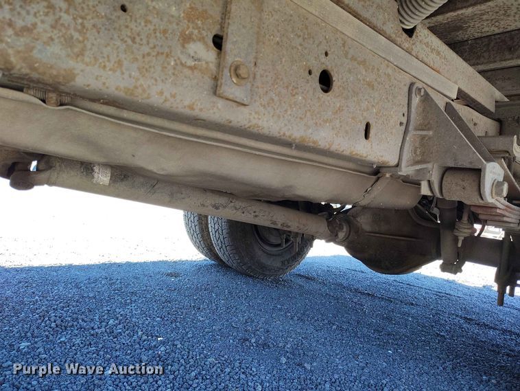 image for item ED0164 1997 Ford F450 Super Duty flatbed truck