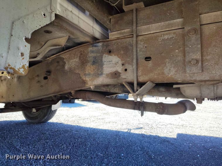 image for item ED0164 1997 Ford F450 Super Duty flatbed truck