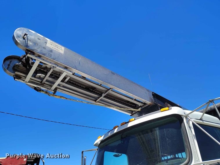 image for item ED0165 2009 Kenworth T370 shingle conveyor truck