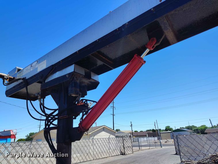 image for item ED0165 2009 Kenworth T370 shingle conveyor truck