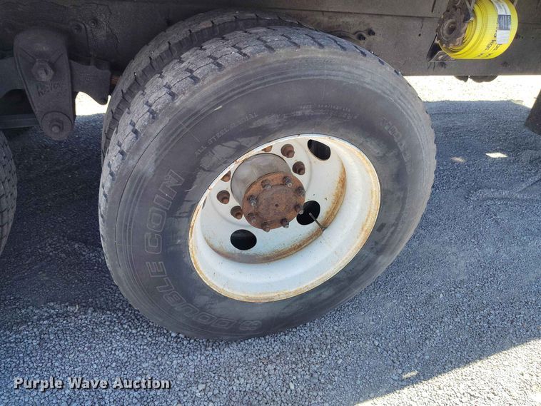 image for item ED0165 2009 Kenworth T370 shingle conveyor truck