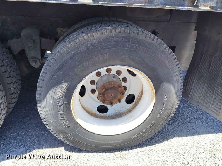 image for item ED0165 2009 Kenworth T370 shingle conveyor truck