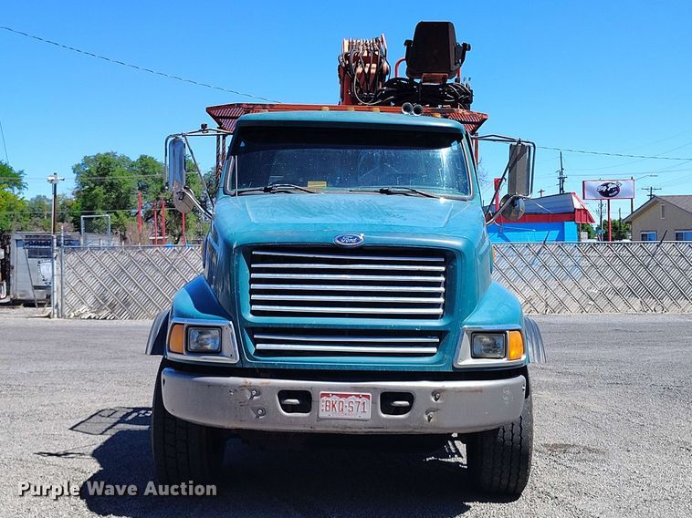 image for item ED0167 1998 Ford LT9000 crane truck