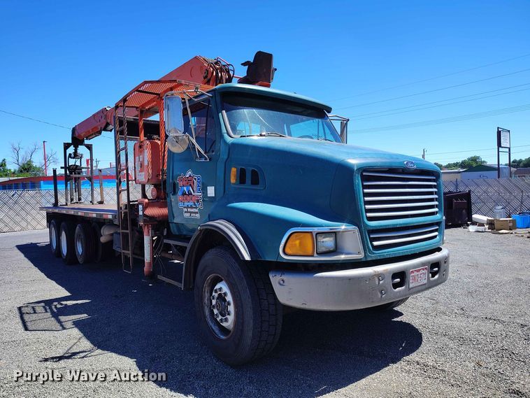 image for item ED0167 1998 Ford LT9000 crane truck