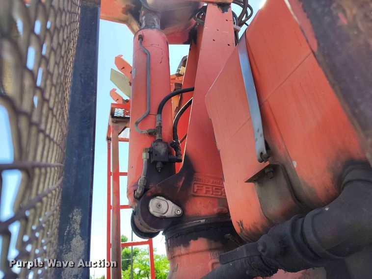 image for item ED0167 1998 Ford LT9000 crane truck