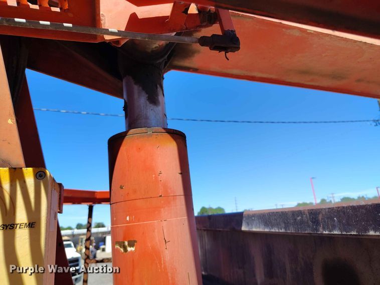 image for item ED0167 1998 Ford LT9000 crane truck