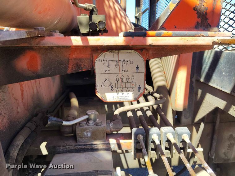 image for item ED0167 1998 Ford LT9000 crane truck