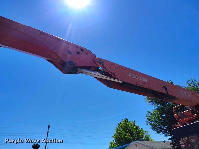 image for item ED0167 1998 Ford LT9000 crane truck