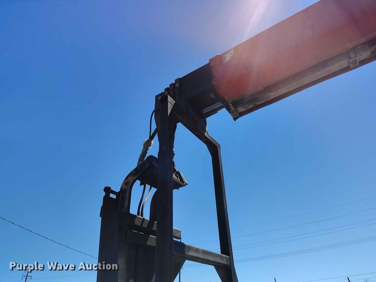image for item ED0167 1998 Ford LT9000 crane truck