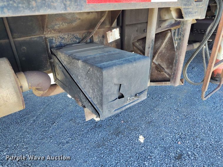image for item ED0167 1998 Ford LT9000 crane truck