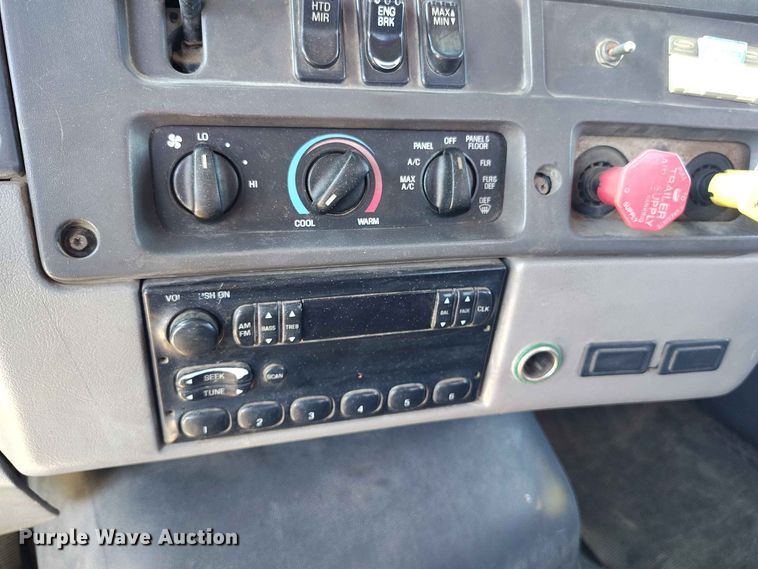 image for item ED0167 1998 Ford LT9000 crane truck