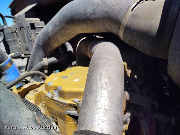 image for item ED0167 1998 Ford LT9000 crane truck