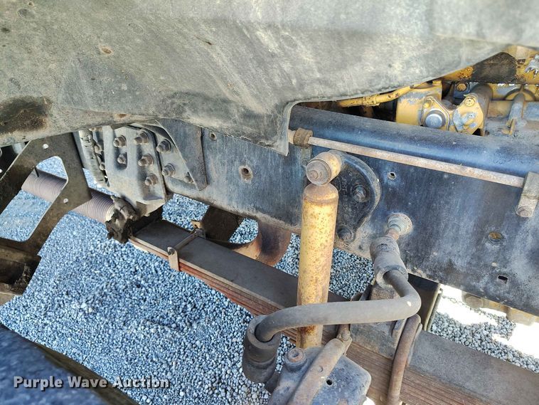 image for item ED0167 1998 Ford LT9000 crane truck