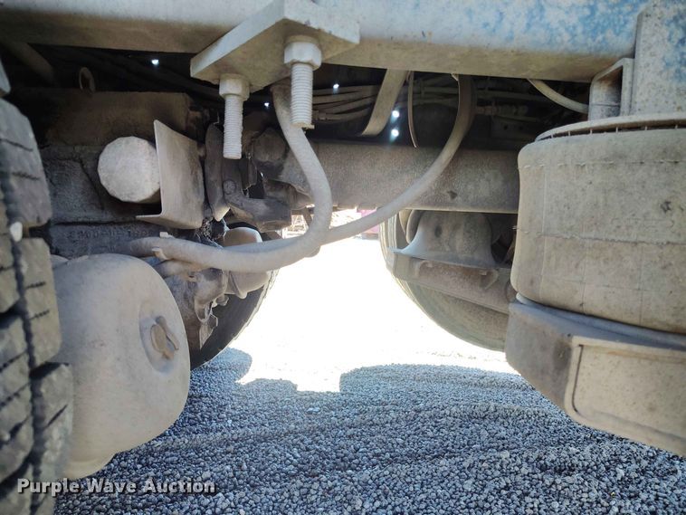 image for item ED0167 1998 Ford LT9000 crane truck
