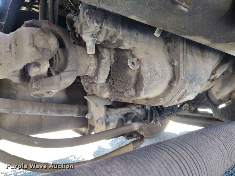 image for item ED0167 1998 Ford LT9000 crane truck