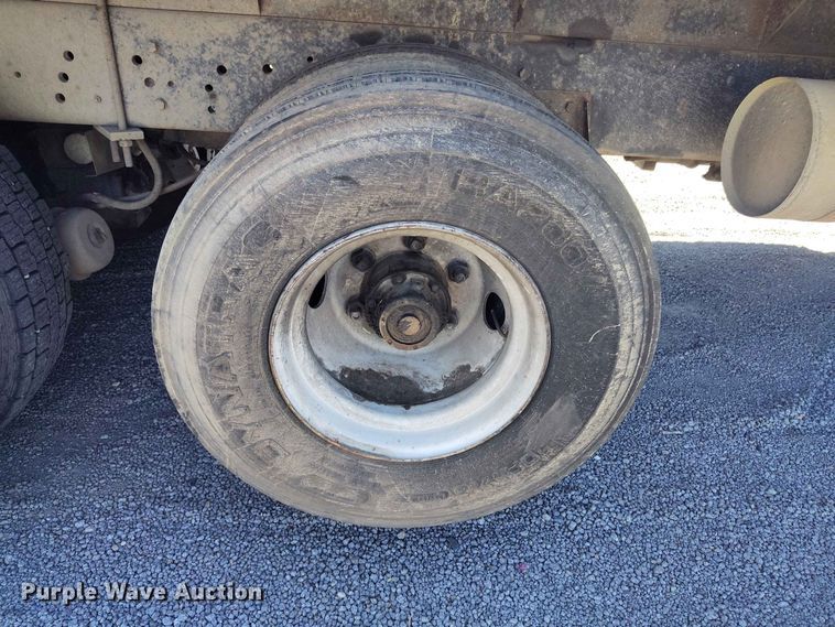 image for item ED0167 1998 Ford LT9000 crane truck