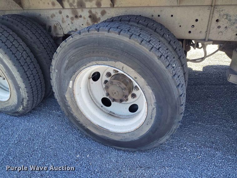 image for item ED0167 1998 Ford LT9000 crane truck