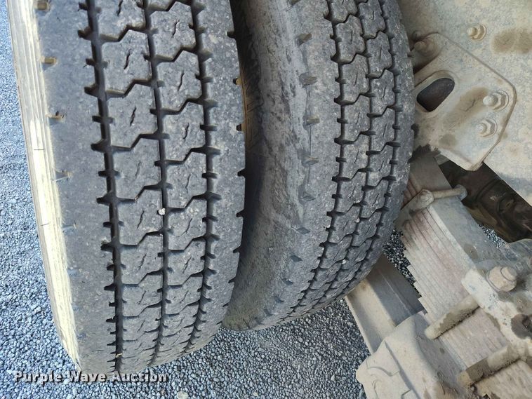 image for item ED0167 1998 Ford LT9000 crane truck