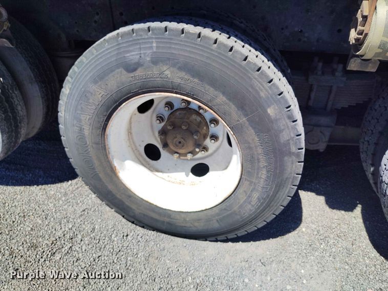 image for item ED0167 1998 Ford LT9000 crane truck