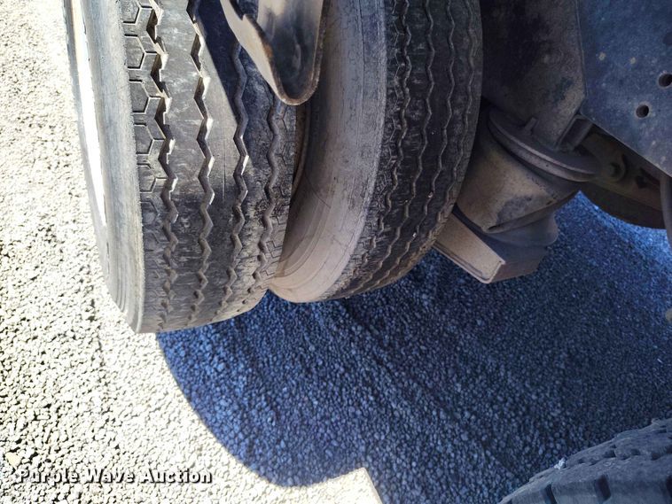 image for item ED0167 1998 Ford LT9000 crane truck