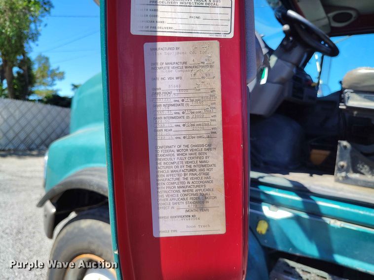 image for item ED0167 1998 Ford LT9000 crane truck