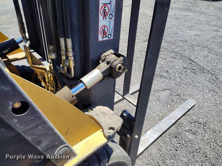 image for item ED0171 Caterpillar P5000 forklift