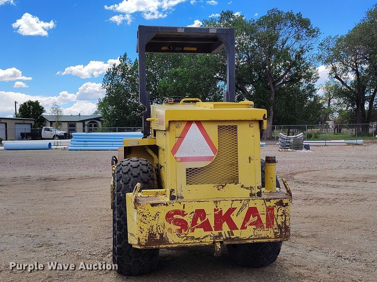 image for item ED0175 1995 Sakai SV70D single drum vibratory roller