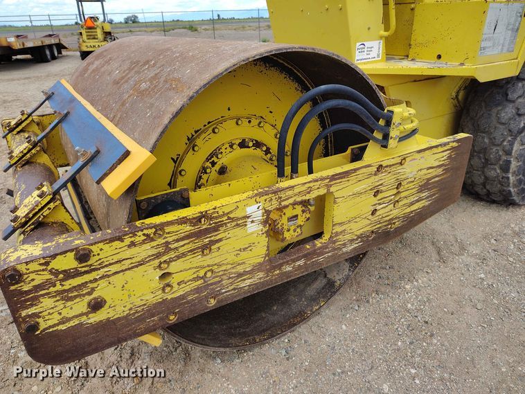 image for item ED0175 1995 Sakai SV70D single drum vibratory roller