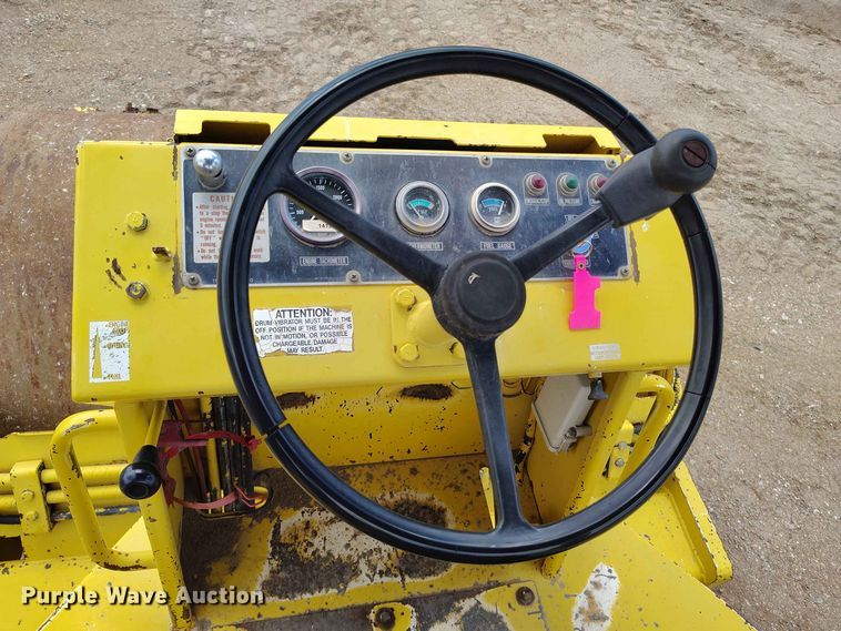 image for item ED0175 1995 Sakai SV70D single drum vibratory roller