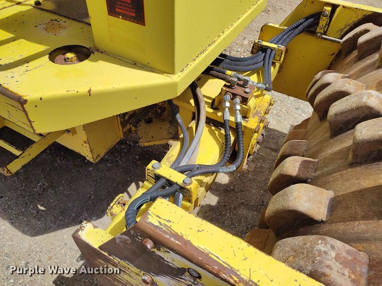 image for item ED0176 1995 Sakai SV200TB single drum roller