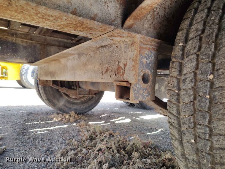 image for item ED0177 2000 Monroe Towmaster Contrail C-20 equipment trailer