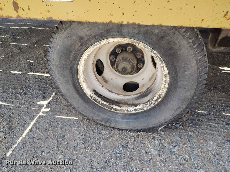 image for item ED0177 2000 Monroe Towmaster Contrail C-20 equipment trailer