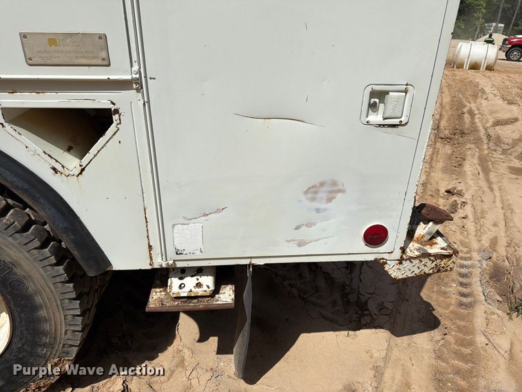 image for item ED5325 1992 International 4700 bucket truck