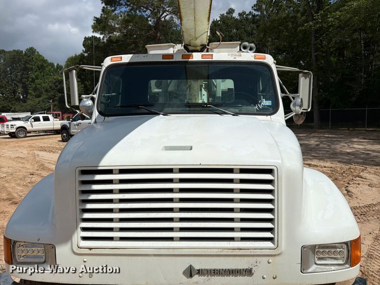 image for item ED5325 1992 International 4700 bucket truck