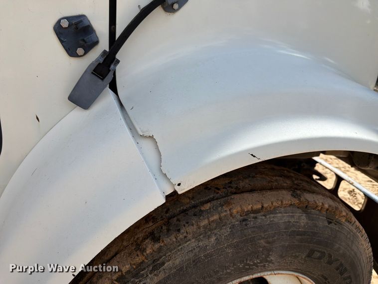 image for item ED5325 1992 International 4700 bucket truck