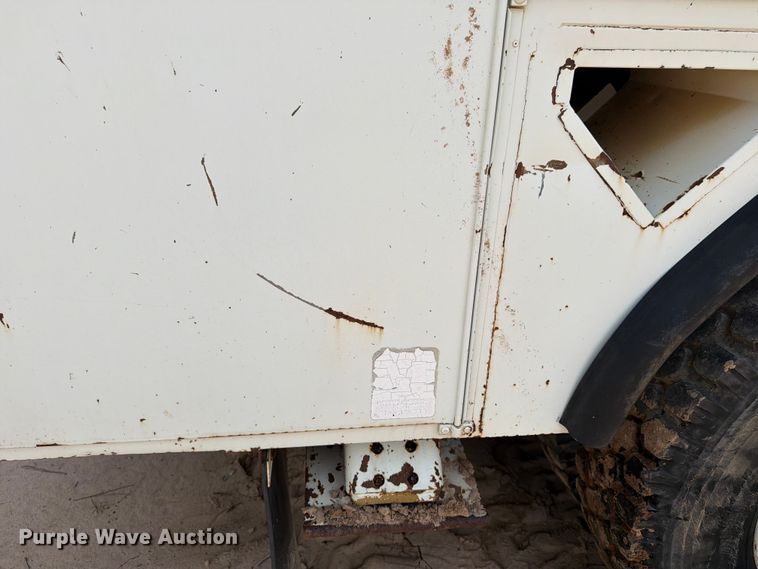image for item ED5325 1992 International 4700 bucket truck