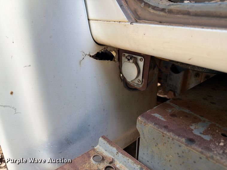 image for item ED5325 1992 International 4700 bucket truck
